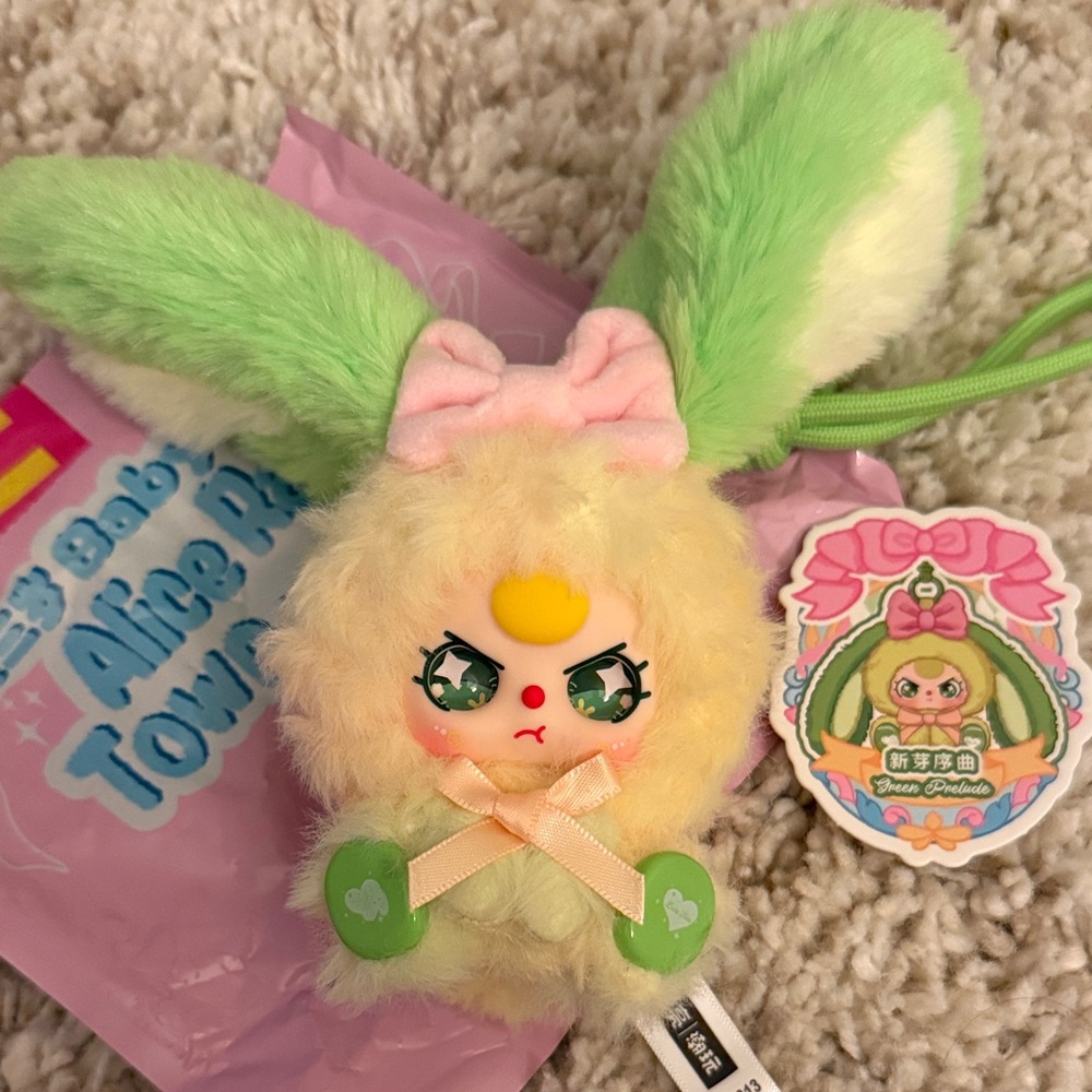 Baby three- Alice Rabbit town! 💚💛 Bag plush! (No box).